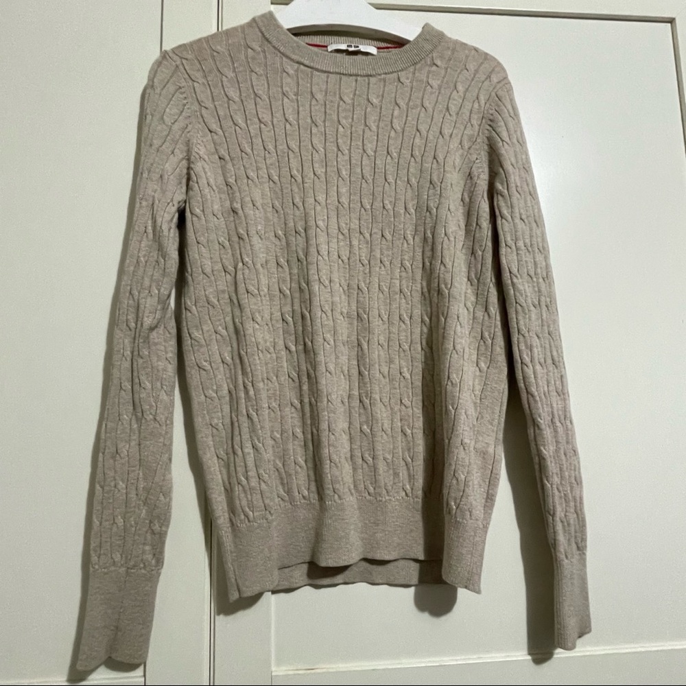 Uniqlo beige cable knit cashmere sweater